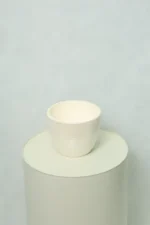 گلدان سرامیک زنبوری سایز کوچک، رنگ سفید صدفی(داستر)